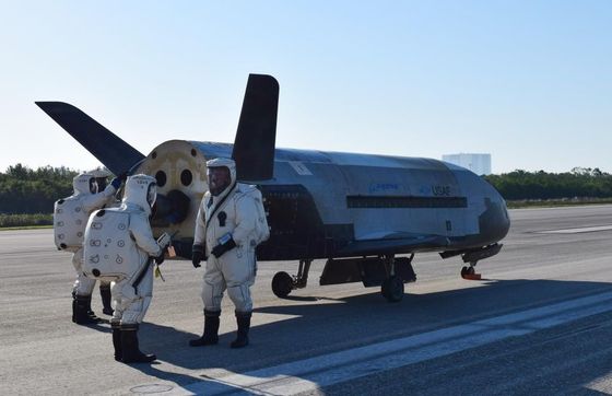 720日以上飛行している米軍の謎の宇宙船「X-37B」、軌道上で何をしているのか