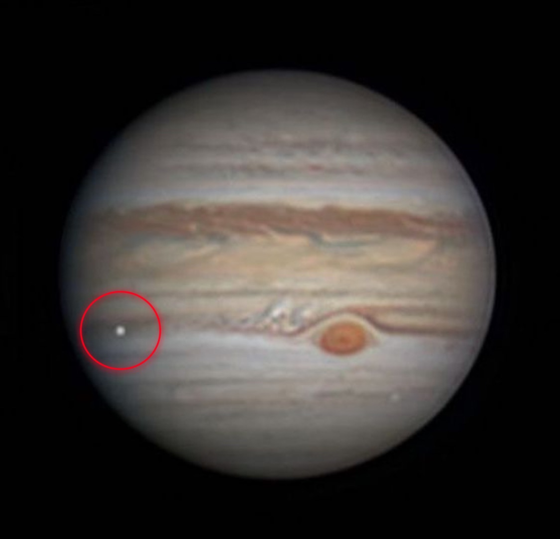 木星が地球を守る瞬間がカメラに収められた