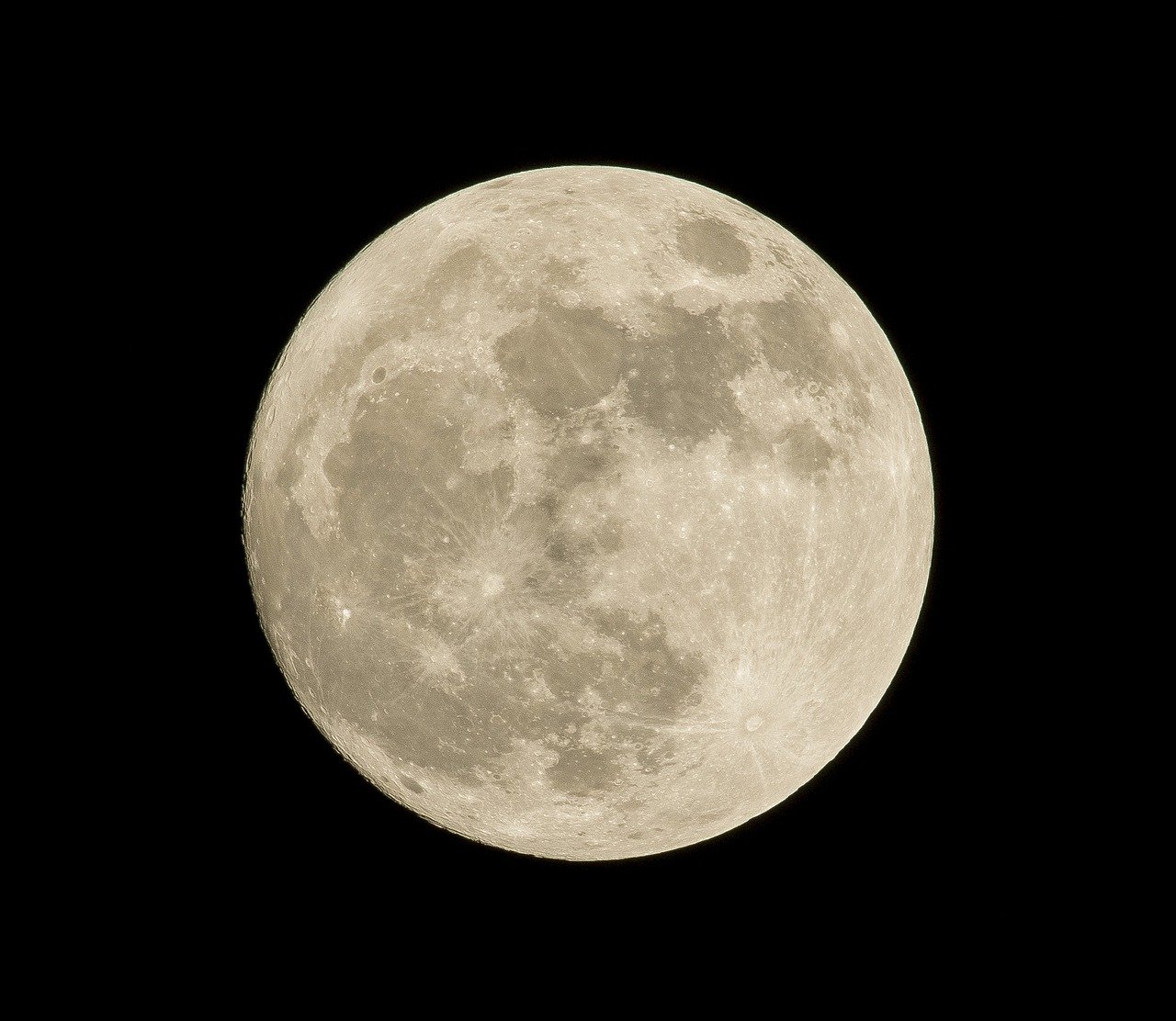 夜空に浮かぶ満月をあなただけのものに、浮遊する月形ランプが最高におしゃれ